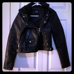 Ashley outerwear - 100% polyurethane.